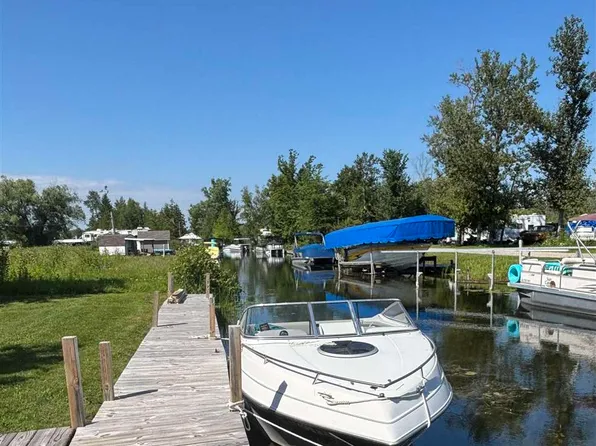 3141/3145 Mingo Trl, Indian River, MI 49749