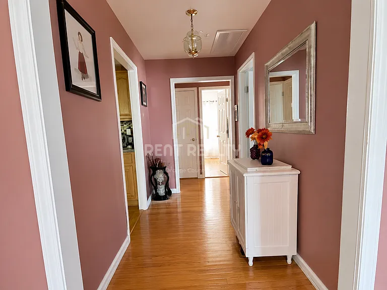 10 Orchard Lake Dr — Photo 9