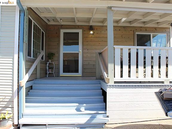 2nd image of 22631 Woodroe Ave