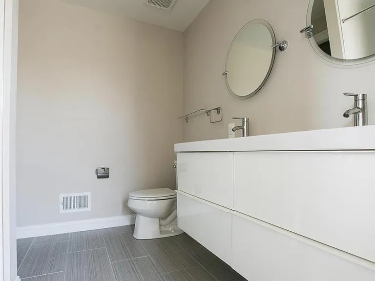 901 N Montford Ave — Photo 16