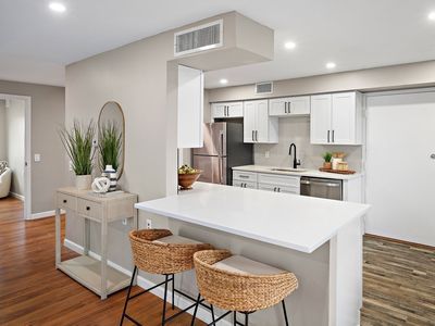 6 Beals Cove Rd APT H, Hingham, MA, 02043