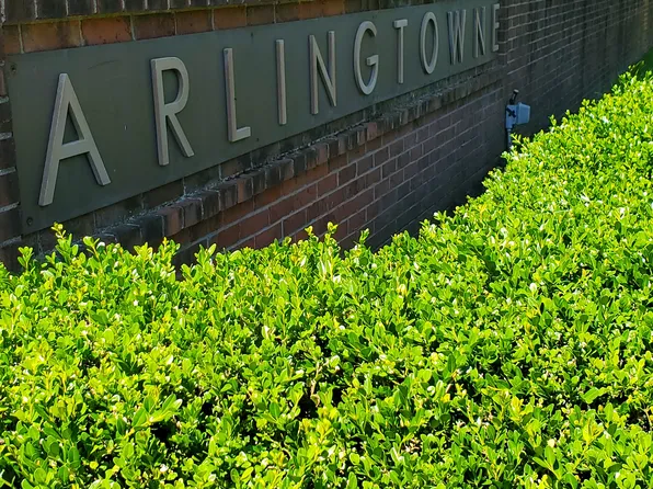 3127 Arlingtowne Ln, Columbus, OH 43221