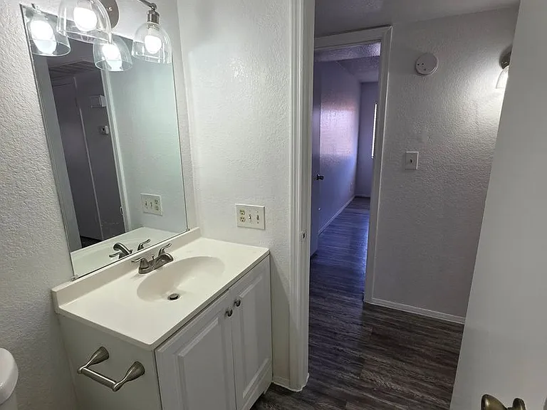 4416 N 35th Ave — Photo 11