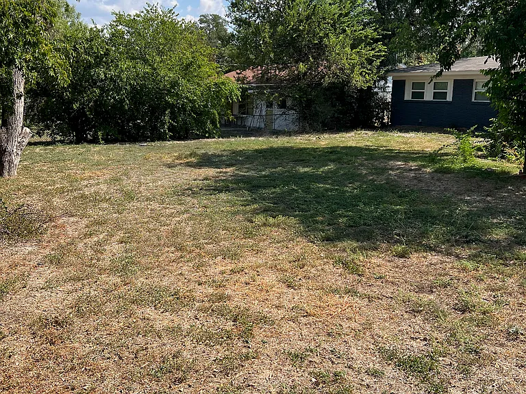 239 Maplewood Ln — Photo 30