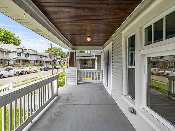 4th image of 3029 Broadway St