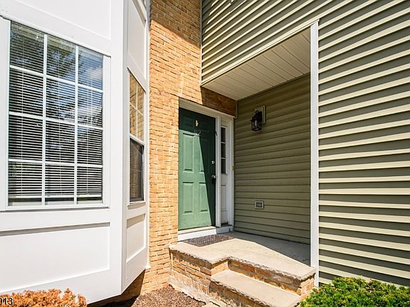3rd image of 312 Araneo Dr