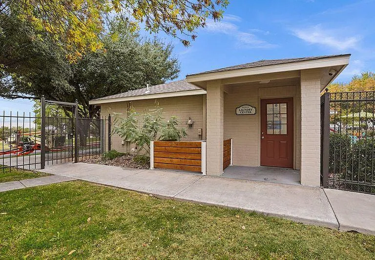 Phoenix Apts. — Photo 15