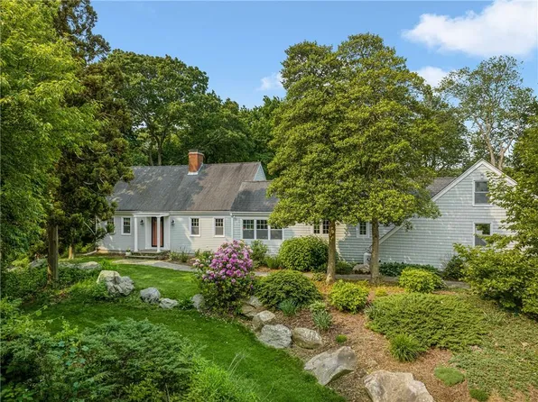 25 Cottrell Rd, Saunderstown, RI 02874