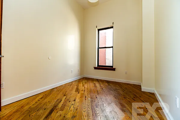 Rented by EXR | media 6