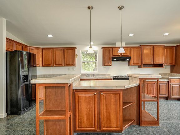 5th image of 3680 Greenwood Rd