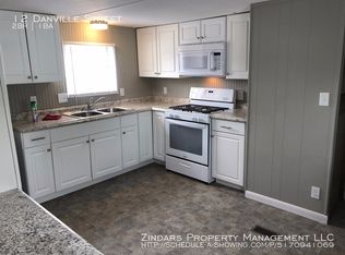 12 Danville St, Westville, IL 61883