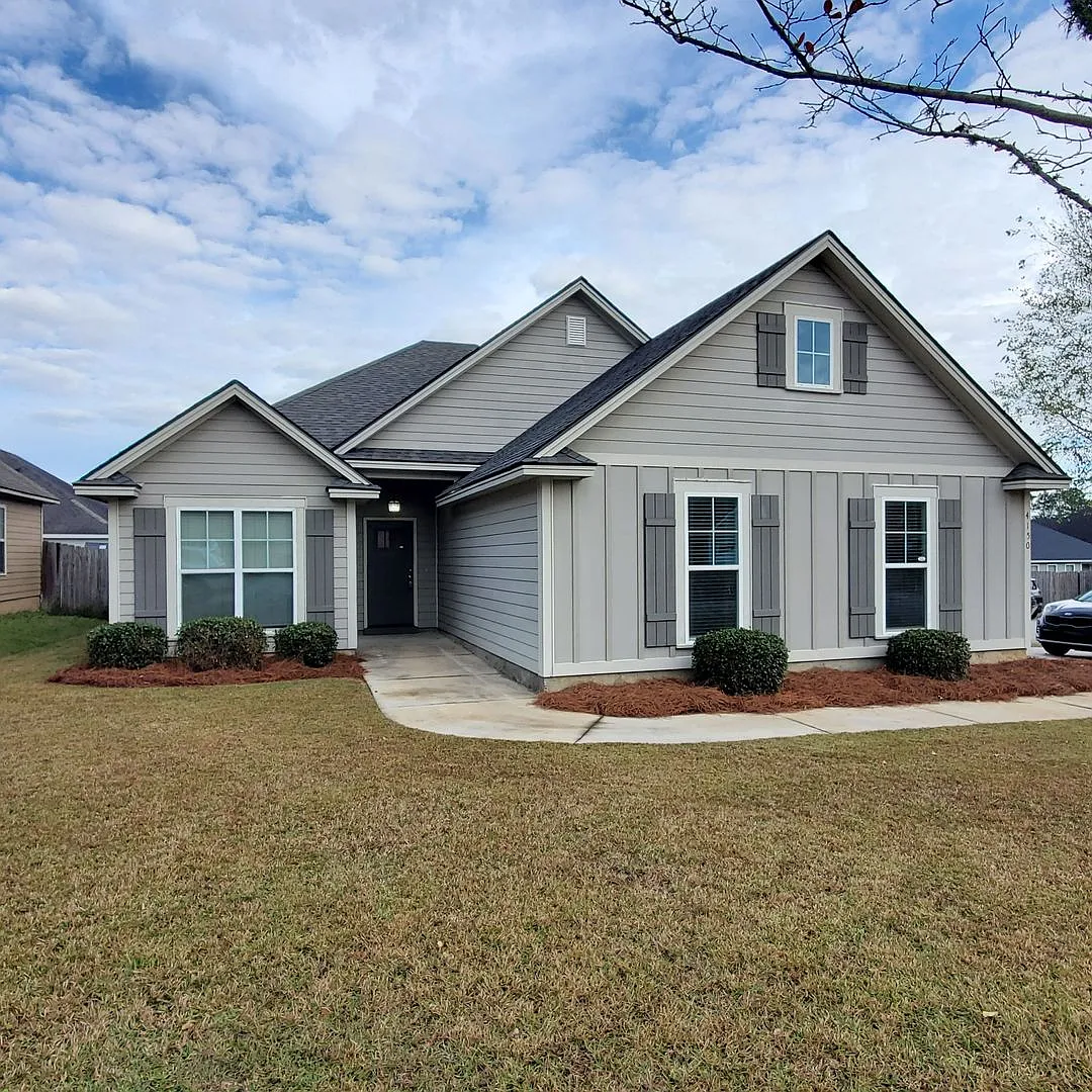 Modern Elegance Meets Southern Comfort: 4BR/2BA Gem in Northlake Neighborhood! — Photo 1