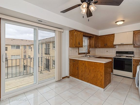 2nd image of 3207 N Pontiac Ave APT 3S