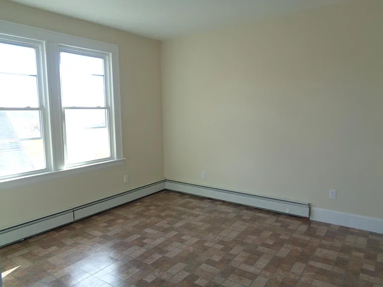 68 Brewster St #2 — Photo 8