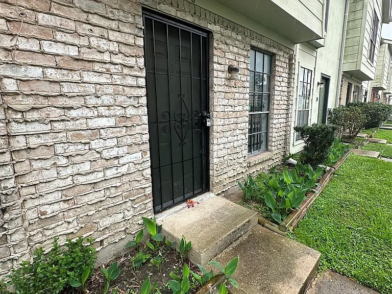8636 Village Of Fondren Dr #8636 — Photo 25