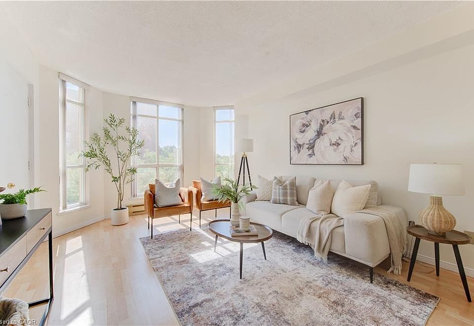 1st image of 1414 King St E #405
