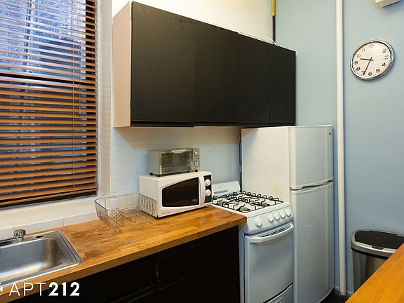 4th image of 158 1st Ave #2D