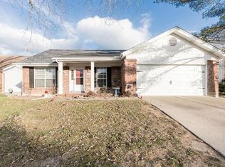 814 Clintwoode Ct, Ballwin, MO