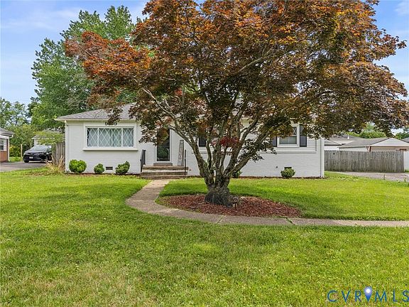 4th image of 9109 Crystalwood Ln