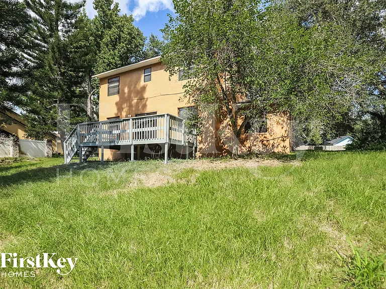 988 Glenview Cir — Photo 15