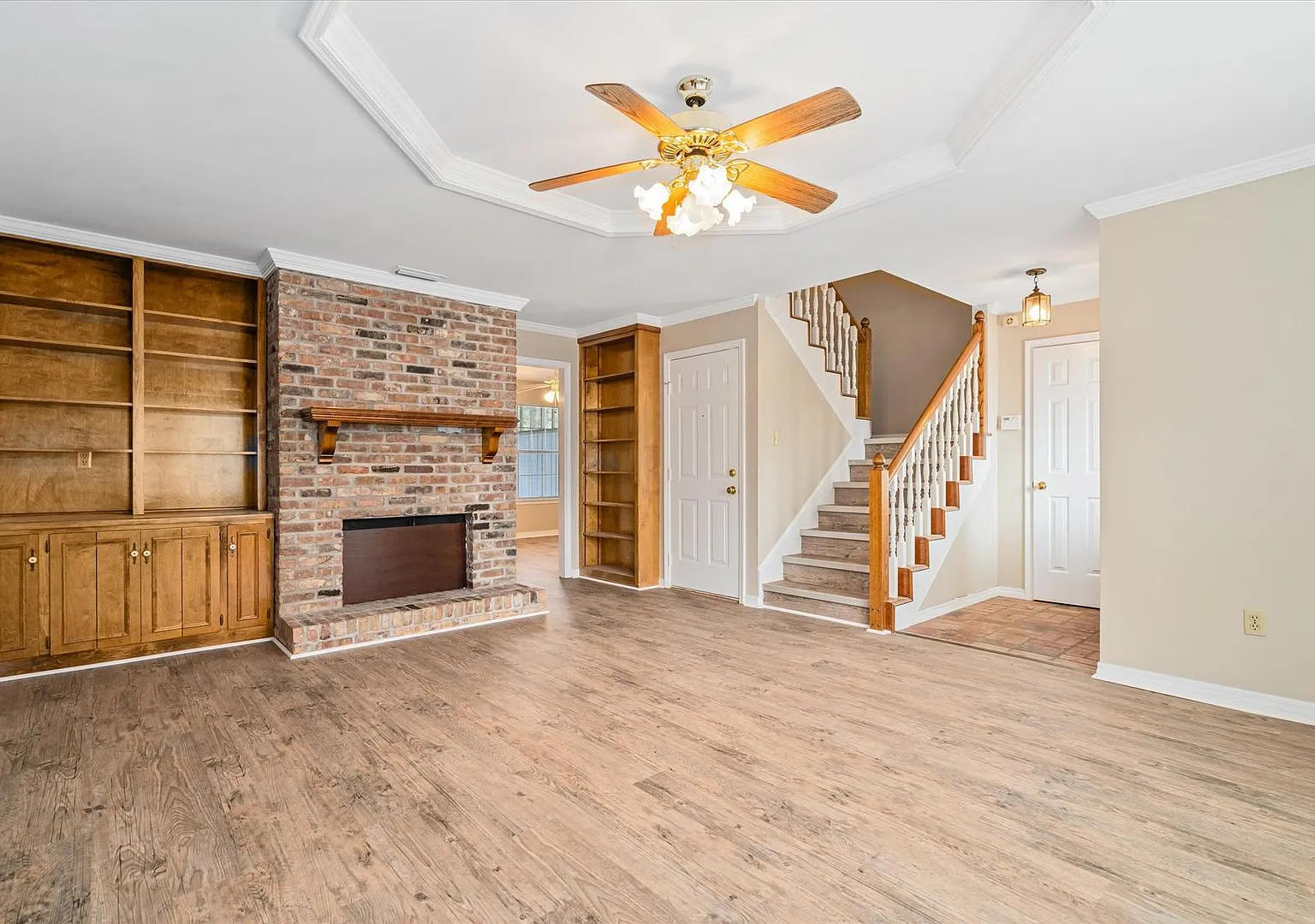 Willowbrook Townhomes -Close To Usa — Photo 3