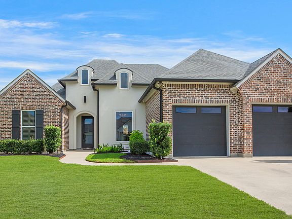 2nd image of 200 Cascade Palm Ct