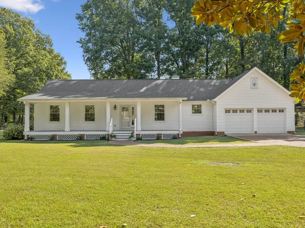 205 E Hills Ter, Dickson, TN 37055