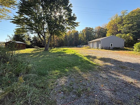 3rd image of 9790 Peach St
