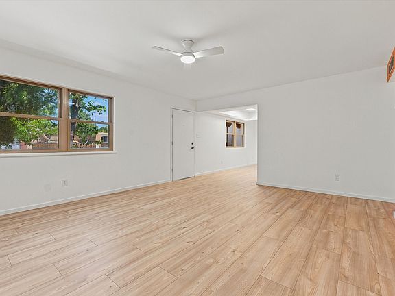 3rd image of 3244 Louraine Cir