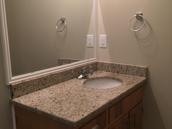 3rd image of 50 Carol Ln