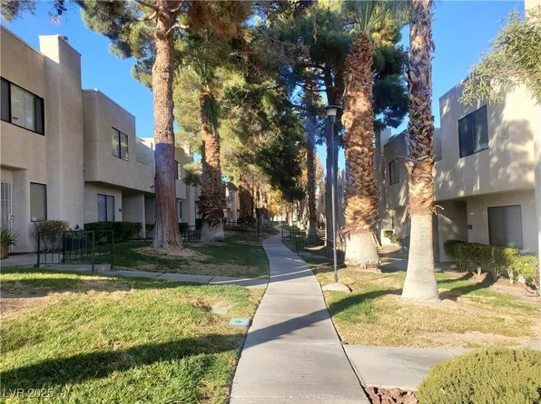 2678 Aracatuba Ave, Las Vegas, NV 89121