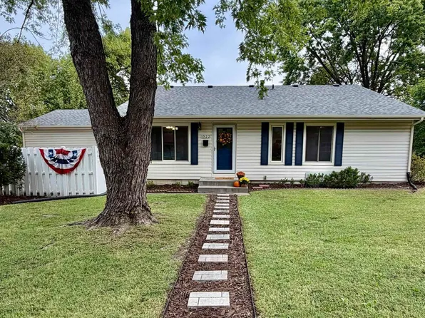 1522 SW McAlister Ave, Topeka, KS 66604