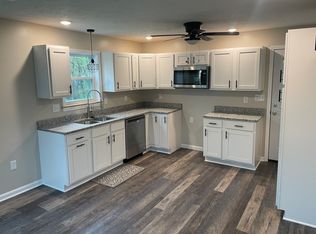 1095 Shenango Rd, Beaver Falls, PA 15010