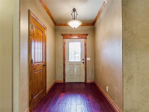 3rd image of 19513 Fieldshire Dr