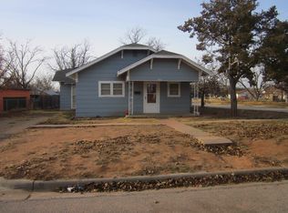 1511 Avenue E NW, Childress, TX 79201