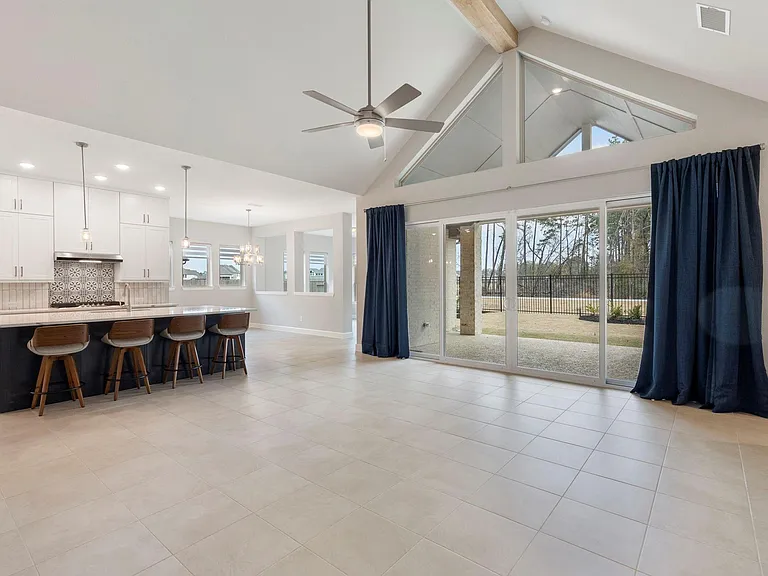 15834 Meadow Crk — Photo 5