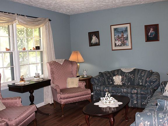 3rd image of 1500 Windsor Rd
