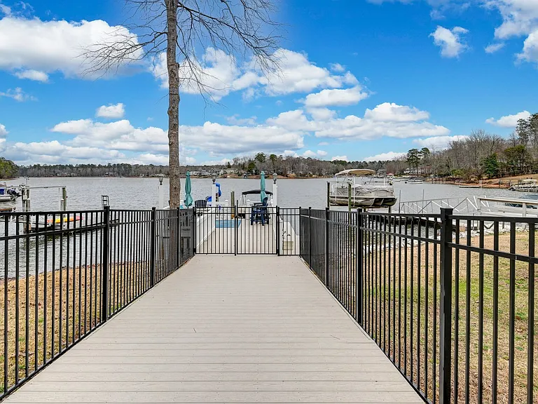 215 Mariners Pointe Rd — Photo 13