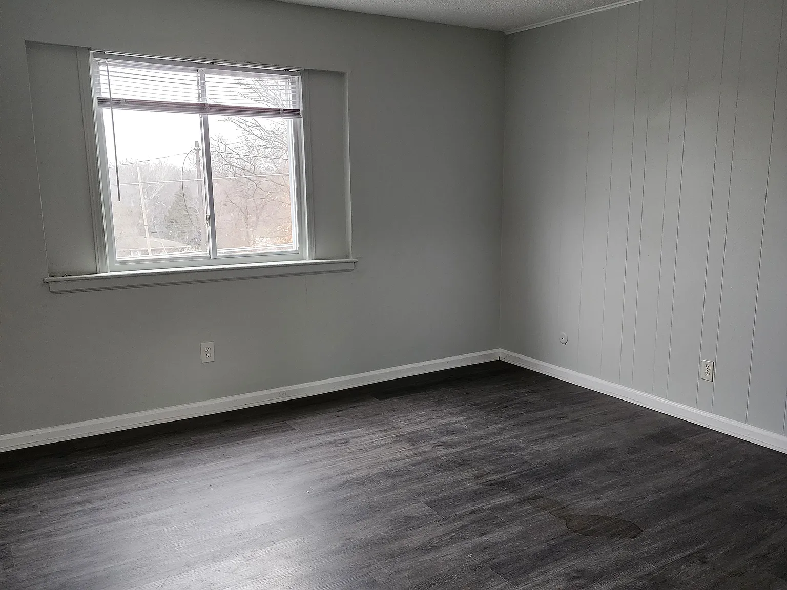 2 bed, 900 sqft, $895 — Photo 2