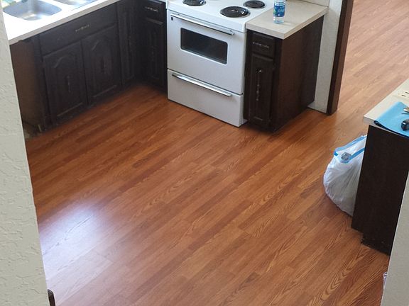 3rd image of 8014 W Hood Ave