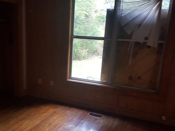 3rd image of 1103 W 24th Ave