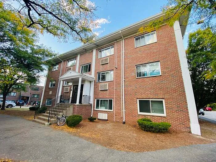 1 bed, 560 sqft, $1,700 — Photo 2
