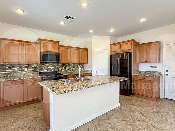 3rd image of 4766 S Grenoble Cir