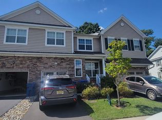 6 Begonia Ln, Monroe Township, NJ 08831
