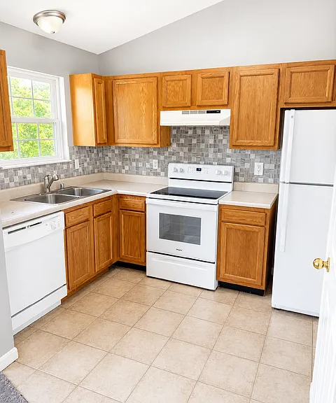 2532 Dacey Ct — Photo 2