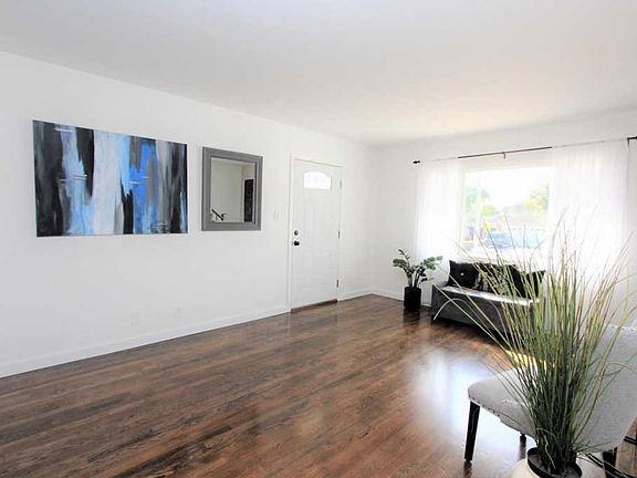 5th image of 3143 Porter Ln