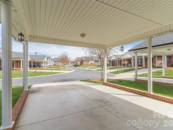 3rd image of 3846 Azalea Trl