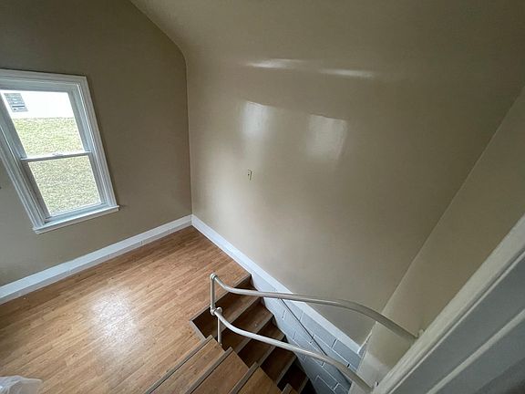3rd image of 608 Oak St