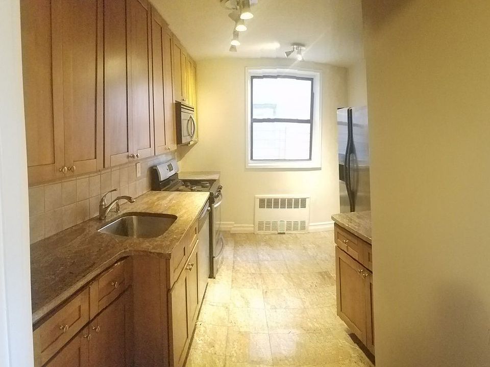 1st image of 315 Ocean Pkwy APT 5G