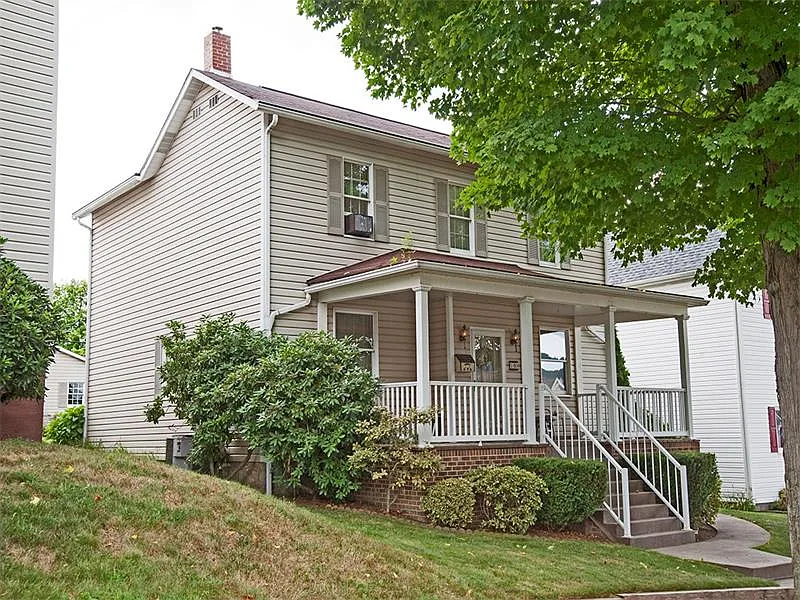 140 3rd St photo 1
